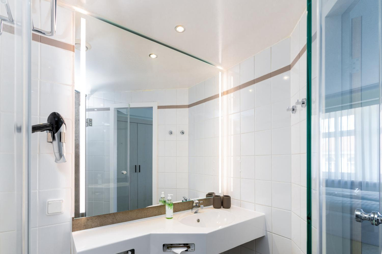 Bathroom 4, Hotel Kaiserin Augusta, Weimar