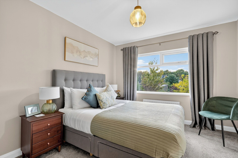 Room 4, Central Belfast Apartments Rosetta Residence, Lisburn and Castlereagh