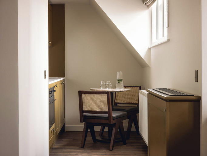 Room 4, Native Fitzrovia, London