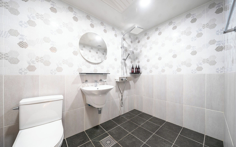 Bathroom 4, Suwon Hash Hotel, Suwon