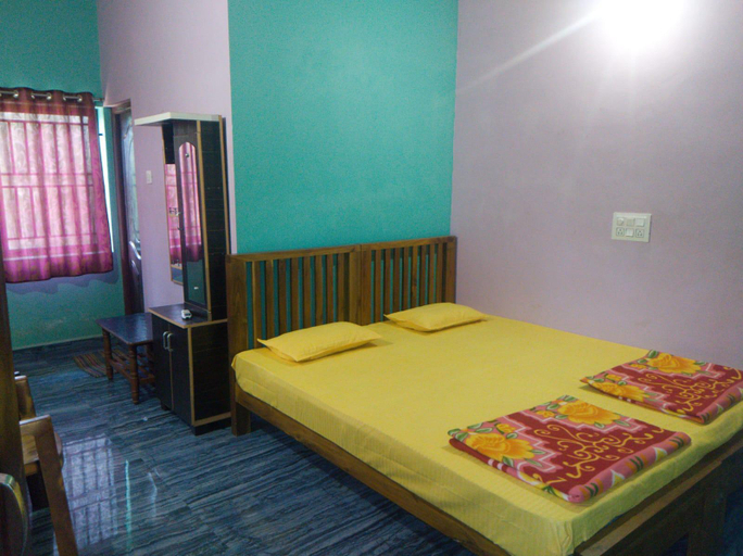 Bedroom 3, Hari Om Gokarna Hotel, Uttara Kannada
