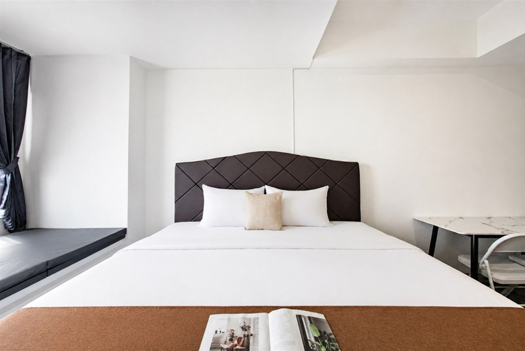 Room 5, Homey Studio Room With City View At Apartment Collins Boulevard, Tangerang