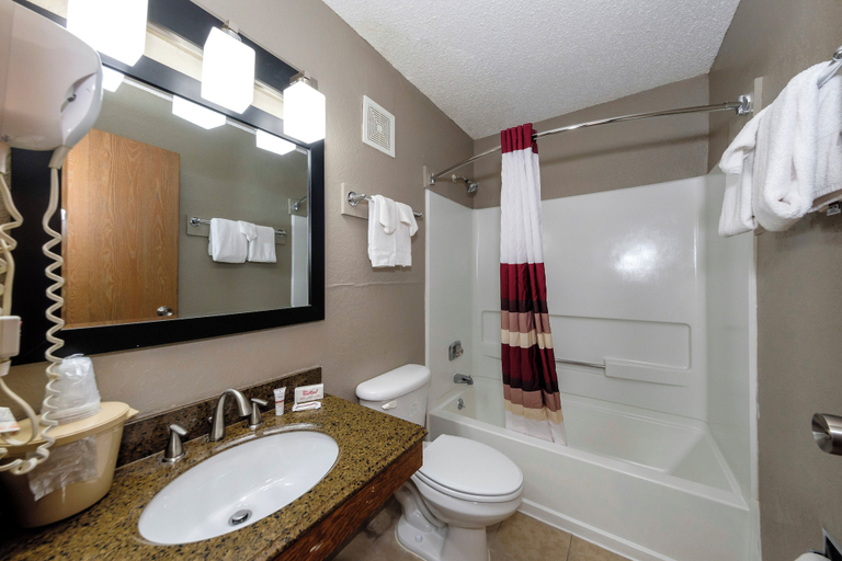Bathroom 3, Red Roof Inn Culpeper, Culpeper