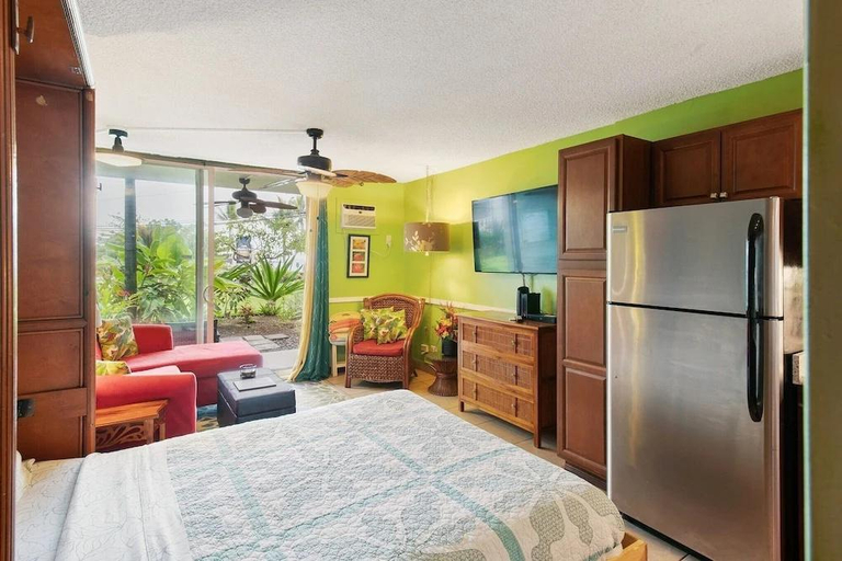 Bedroom, Outstanding Oceanfront Studio - Kona Islander Inn Condos Condo by RedAwning, Hawaii