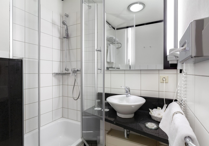 Bathroom 4, Best Western Hotel Nuernberg City West, Nürnberg