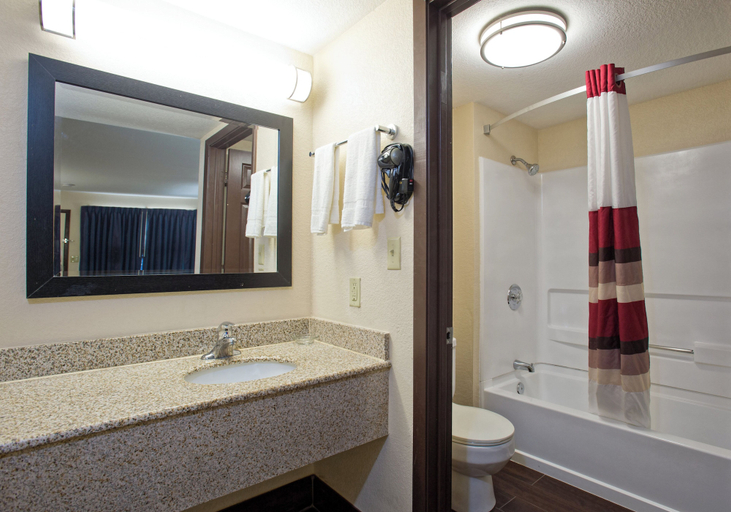 Bathroom 4, Red Roof Inn Corpus Christi South, Nueces