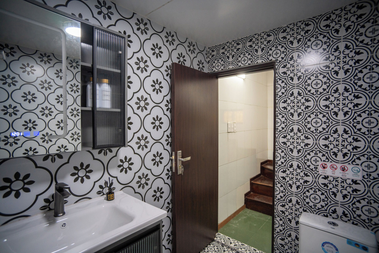 Bathroom 3, DoDo Apartments, Hoàn Kiếm