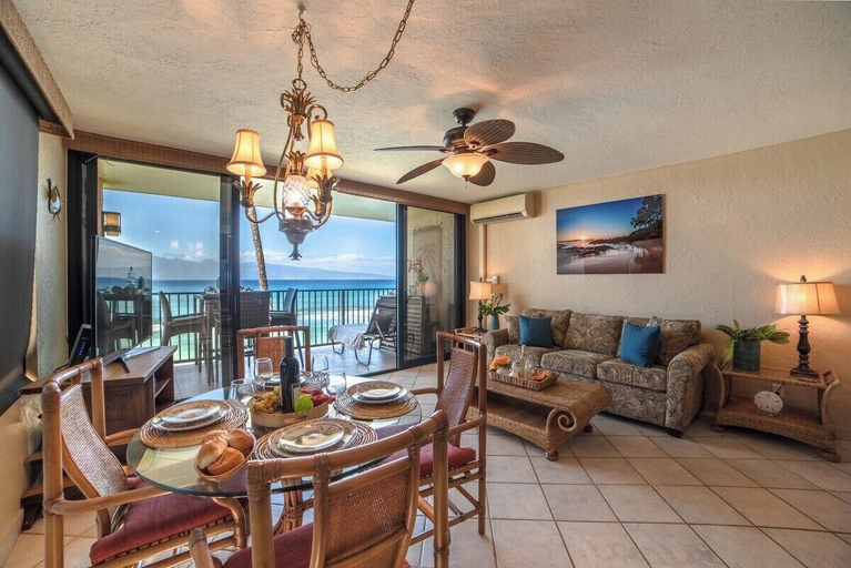 Interior 5, Beachfront Corner Condo w Ocean Views Pool - Papakea A301, Maui