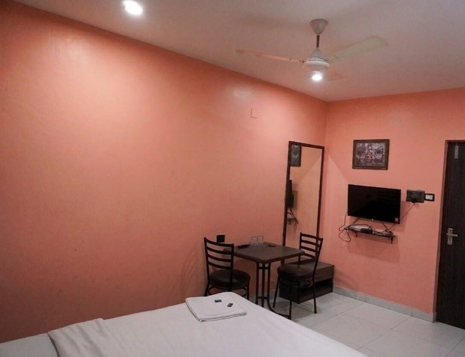 Room 3, Hotel Church View, Kolkata
