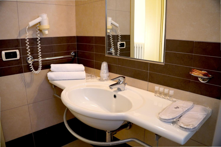 Bathroom 2, Albergo Val Vomano, Teramo