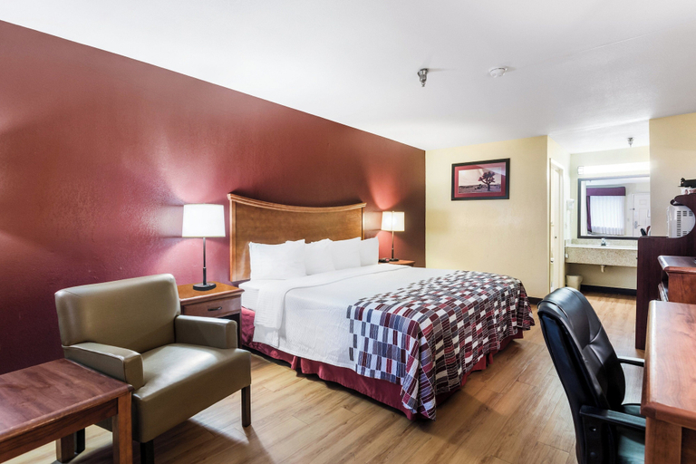 Bedroom, Red Roof Inn Conroe North - Willis, Montgomery