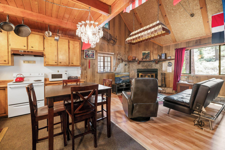 Food & Drinks, Canyon Cabin, San Bernardino