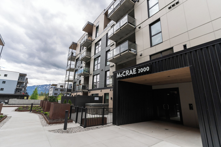 Exterior 4, Rest & Roam, Columbia-Shuswap