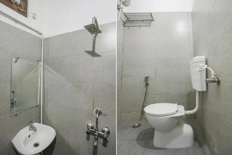Bathroom, Via Usha Continental, Kaushambi