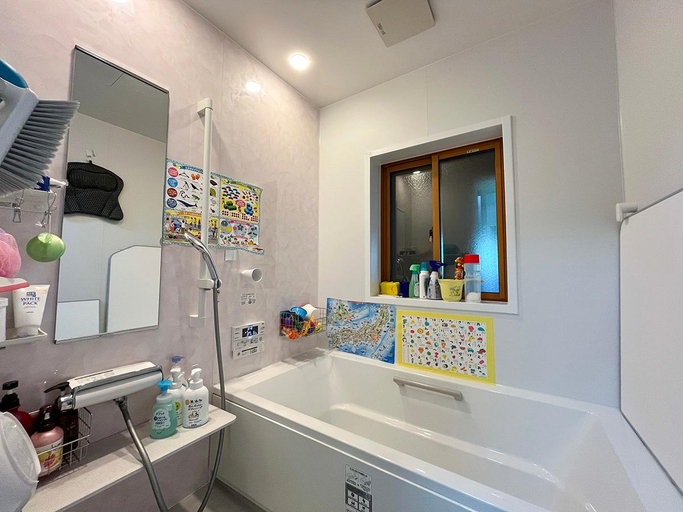 Bathroom 4, Tokaen, Sado