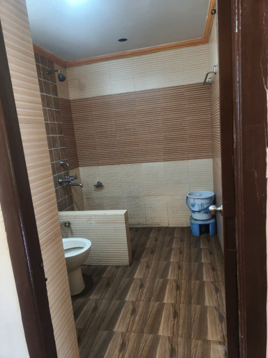 Bathroom 4, Hotel Rudra Villa, Sirohi