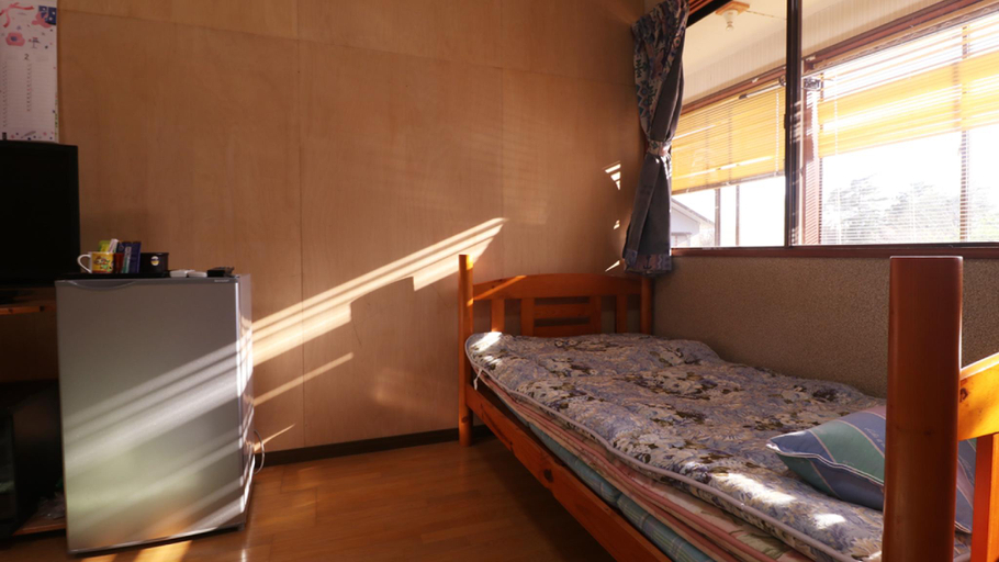 Bedroom 3, Tokaen, Sado