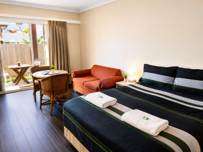Bedroom 3, Ulladulla Harbour Motel, Shoalhaven - Pt B