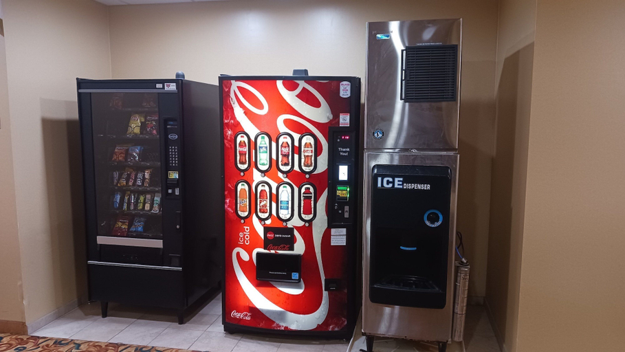 Food & Drinks 4, Red Roof Inn & Suites Midland, Midland