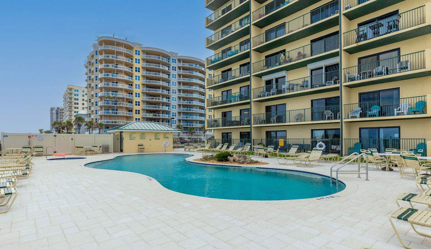 4, Sweet Sunrise Oceanfront Condo w Pool Hot Tub, Volusia