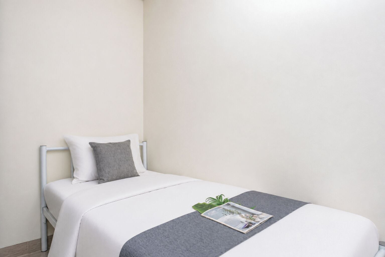 Room 4, Spacious And Bright 3Br At Apartment Hillcrest House, Tangerang