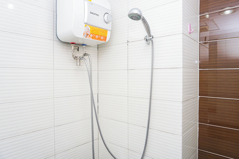 Bathroom 5, Comfortable Living In Studio Room At Apartment Margonda Residence 3, Depok