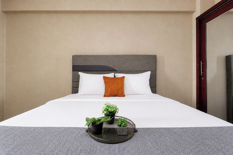 Interior 3, Charming Studio Room At Apartment Bassura City, Jakarta Timur
