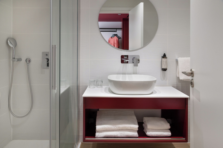 Bathroom 5, ibis Styles Larnaca Finikoudes Beach, Larnaca