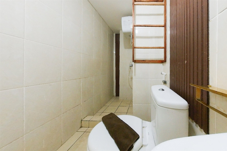 Interior 2, Classic And Warm 2Br At Apartment M-Town Residence, Tangerang