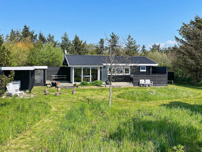 Others 3, 6 Person Holiday Home in Thyholm, Struer