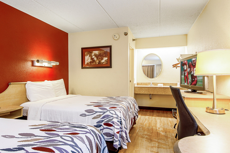 Bedroom 2, Red Roof Inn Greensboro Coliseum, Guilford