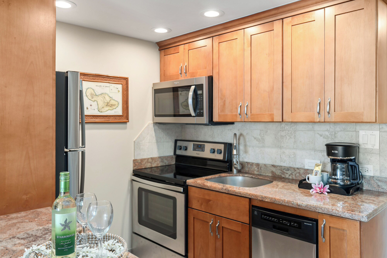 Interior 4, Direct Oceanfront Studio With Lanai & Sunset Views -lahaina Shores 331, Maui