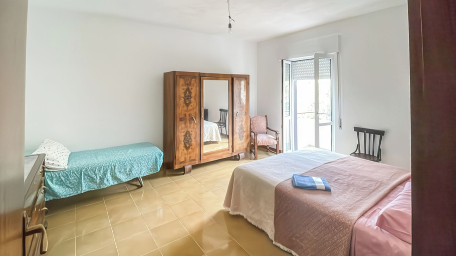 Room 5, La Figliuledd Re Mecc, Avellino
