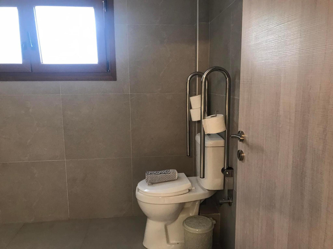 Bathroom 3, Hotel ARGO, Central Macedonia