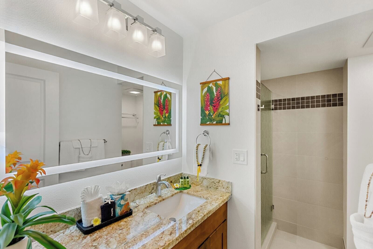 Bathroom 2, 2 Villas, Ocean View, 2-bedrooms, Sleeps 8, Maui
