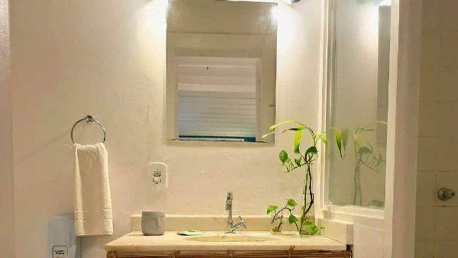 Bathroom 4, POUSADA DOS PÁSSAROS, Rio de Janeiro