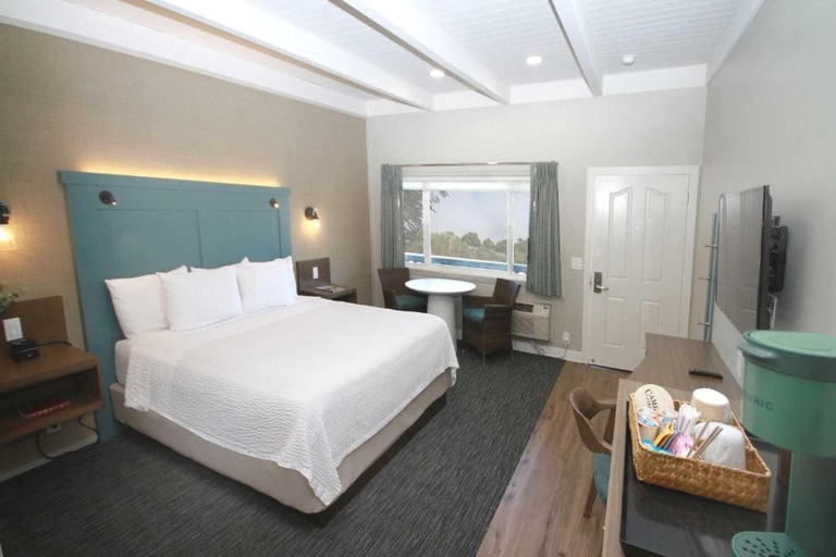 Bedroom 4, Castle Inn, San Luis Obispo
