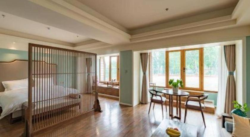 Bedroom 2, Beijng Chestnut Valley Hotel, Beijing