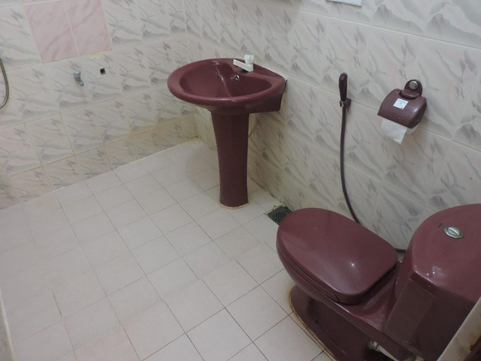 Bathroom 5, Sea View Beach Hotel, Kuchchaveli
