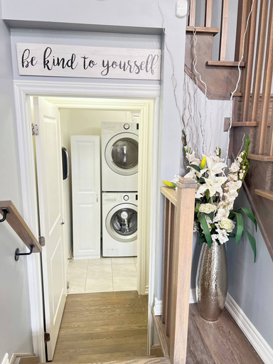 Laundry, Relaxing 4-bedroom Retreat in Bowmanville, Clarington, Durham