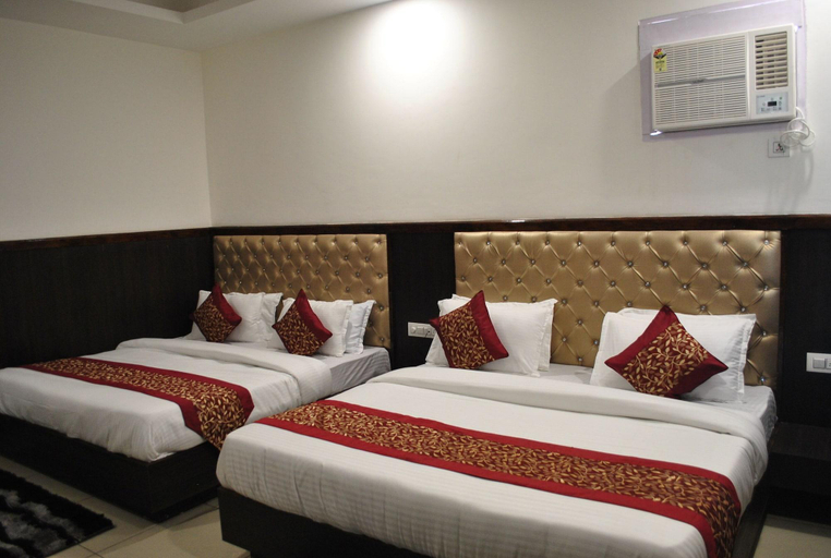 Bedroom 4, Hotel Green Valley, Reasi