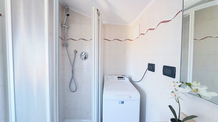 Bathroom 2, Ca Marea by Ca-sa Check, Venezia