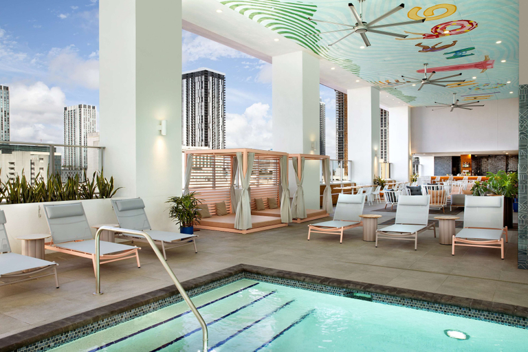 Sport & Beauty 4, YotelPad Miami, Miami-Dade