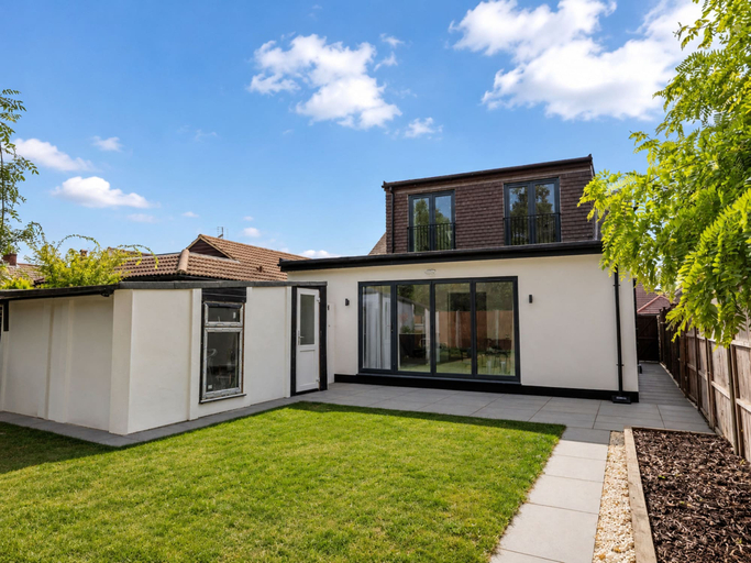 Room 5, Spacious 5bed House in Ruislip Sleeps 10, London