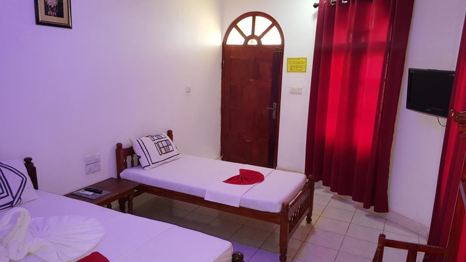 Bedroom 4, Sea View Beach Hotel, Kuchchaveli