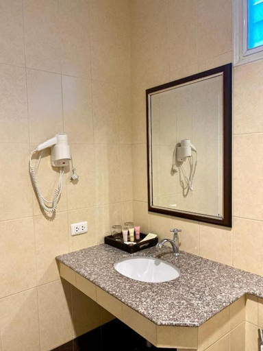 Bathroom, Ruen Maihom Riverside Cottage, Muang Kanchanaburi