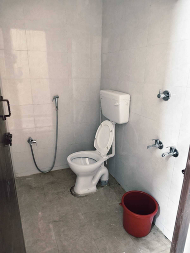 Bathroom 5, AalaGo, Tirunelveli
