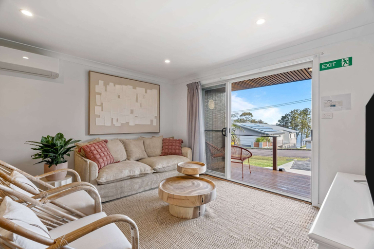 Primary image, Relaxed 2 Bed Coastal Stay Near the Lake, Wyong - North-East