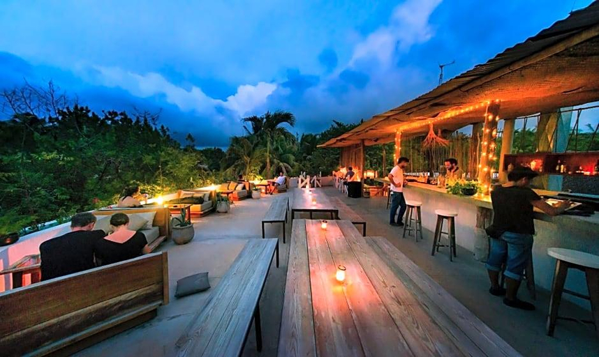 Food & Drinks 5, Mamasan Treehouses & Cabins, Cozumel