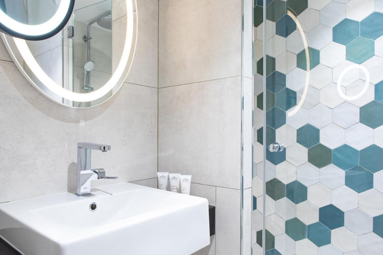 Bathroom 3, Hotel de l'Ocean, Paris